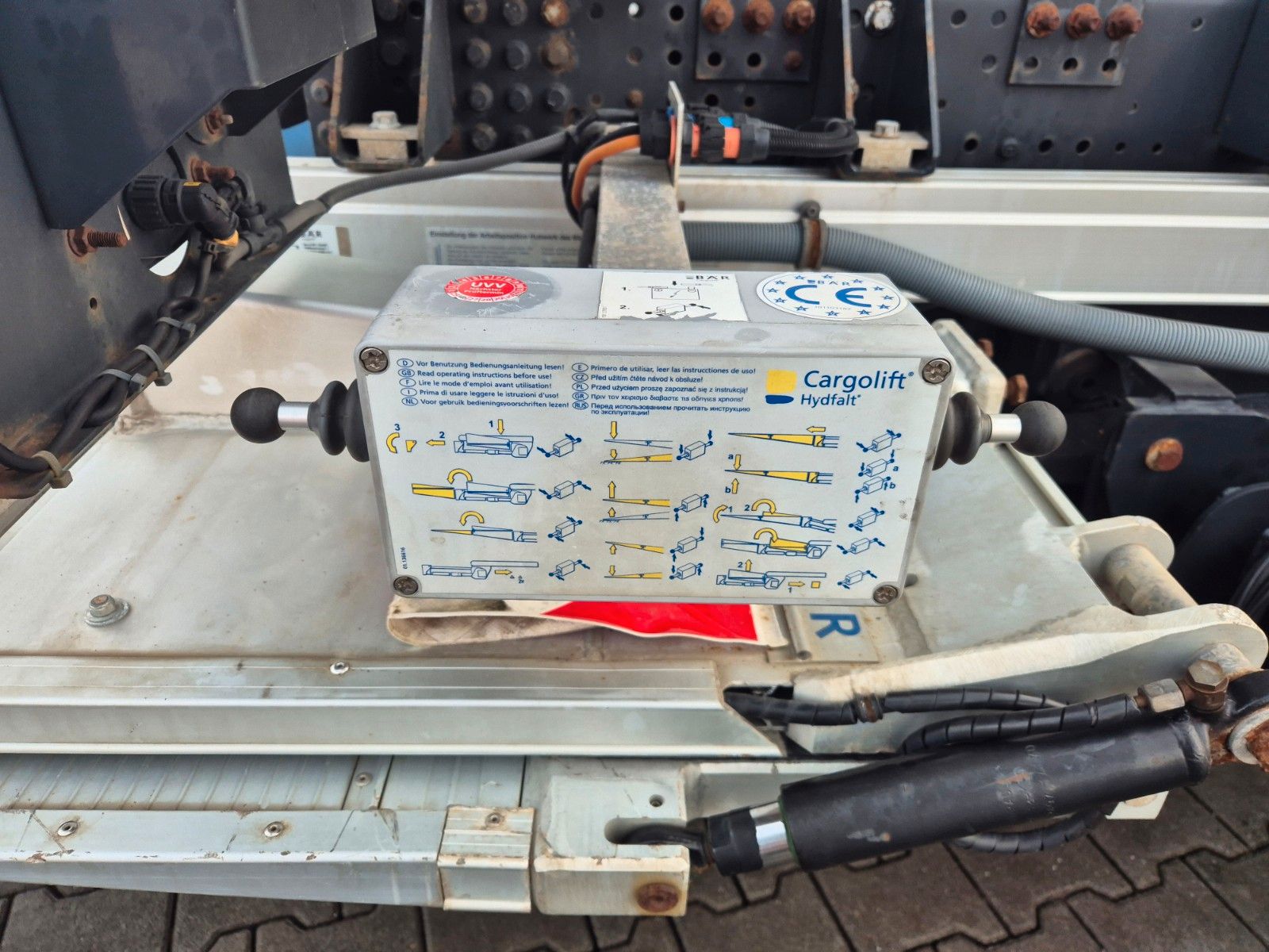 Fahrzeugabbildung Iveco Stralis AT190S31/FP CM BDF LBW unterfaltbar AHK