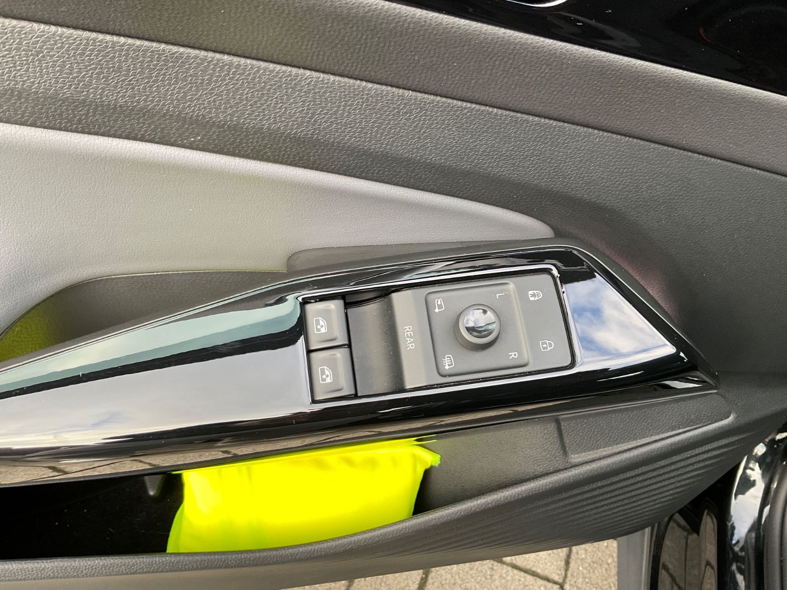Fahrzeugabbildung Volkswagen ID.4 Pro Perform 82kWh,Navi,Wärmepumpe,Kamera