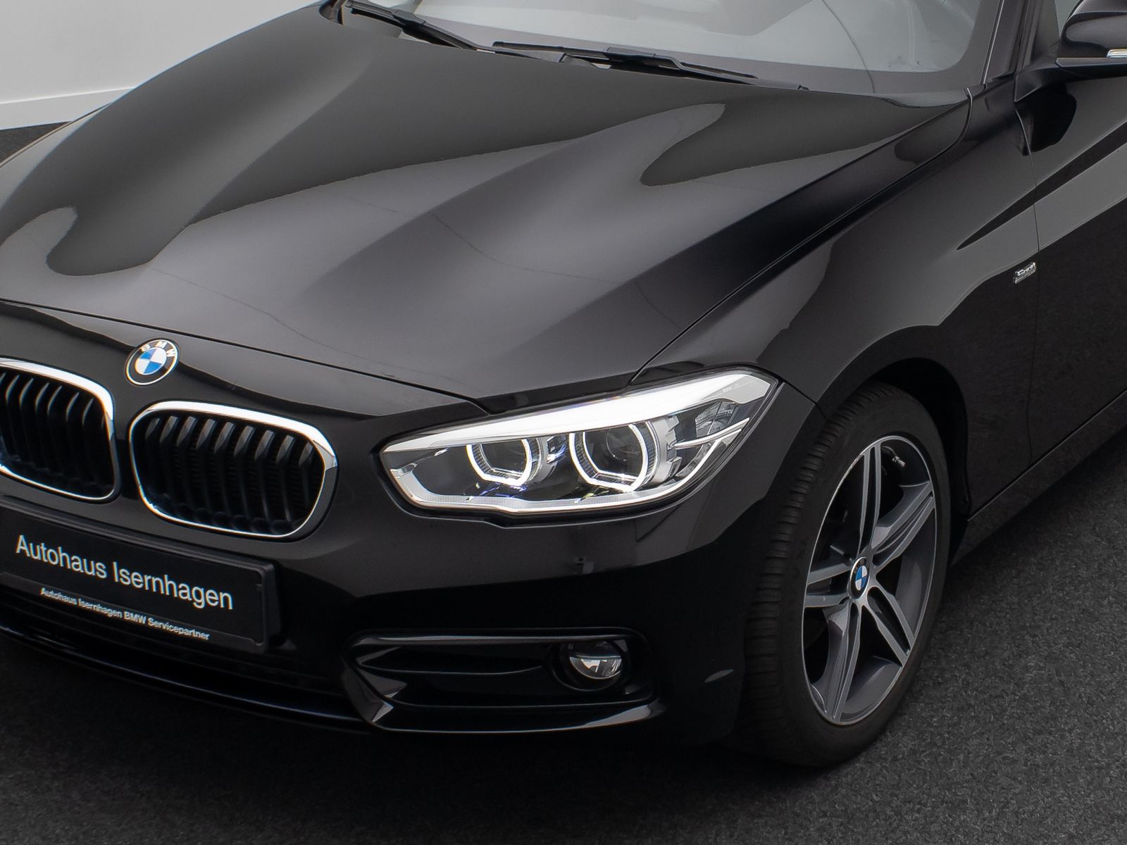 Fahrzeugabbildung BMW 118i Sport Line LED NaviBusiness Lordos Tempomat