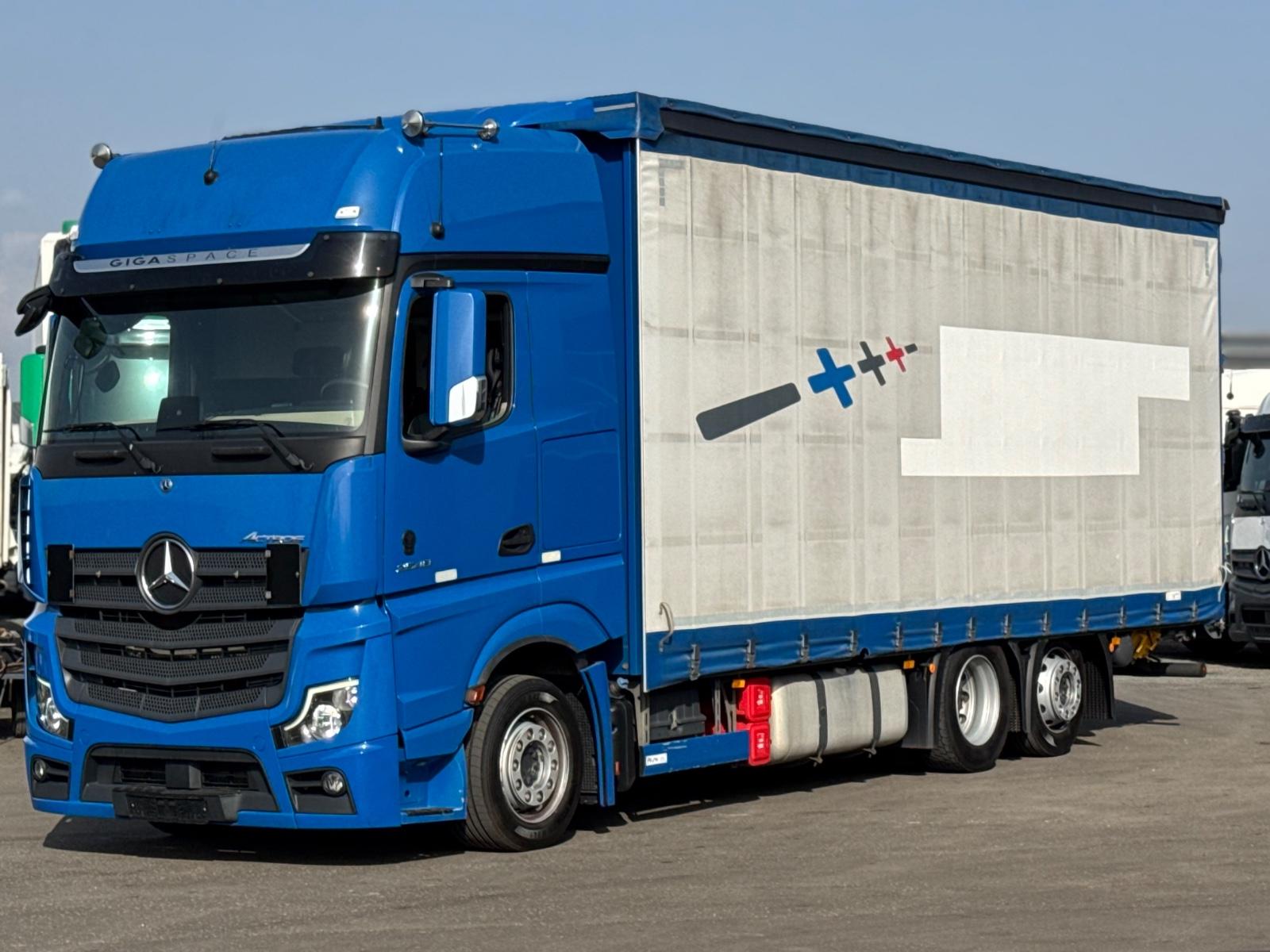 Mercedes-Benz ACTROS 2548 / GIGSPACE /  STAPLERHALTERUNG
