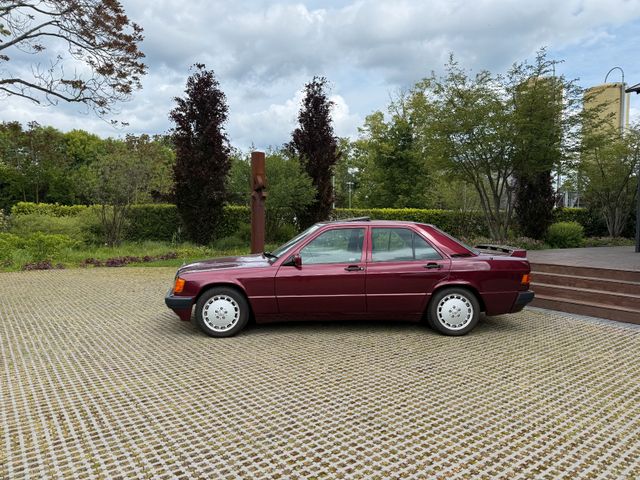 Mercedes-Benz 190E 1.8