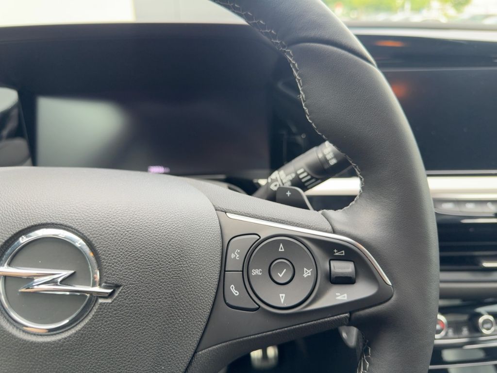 Fahrzeugabbildung Opel Grandland GS, AUTOMATIK, NAVI, RÜCKFAHRK.