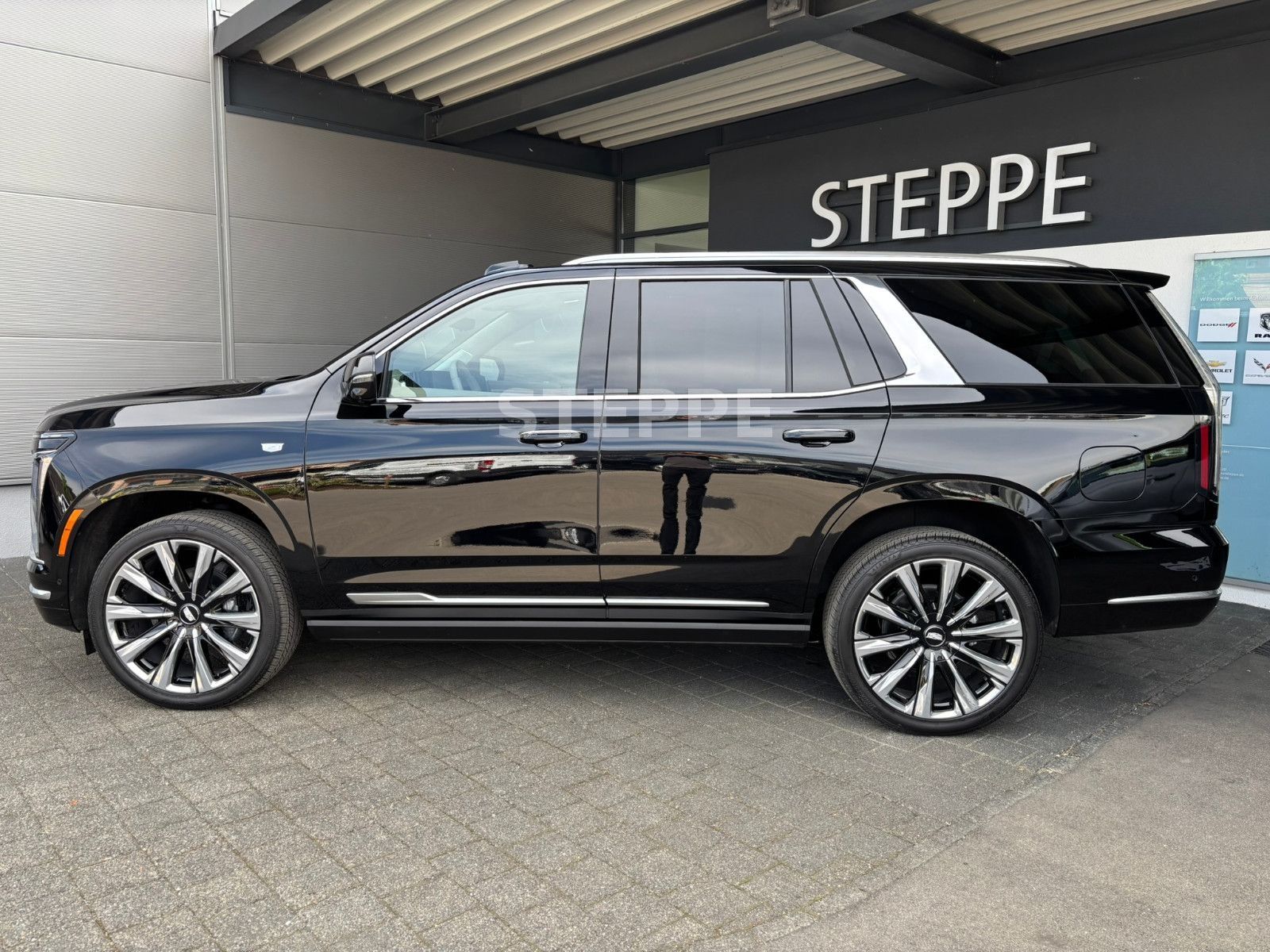 Cadillac Escalade FACELIFT MY26 6.2 V8 Platinum Luxury24"