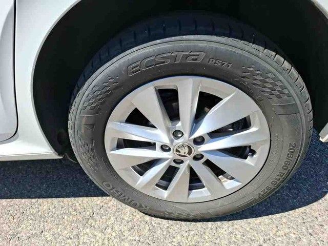 Fahrzeugabbildung Skoda Kamiq Ambition 1.0TSI LED 16"Alu PDC Klimaaut.