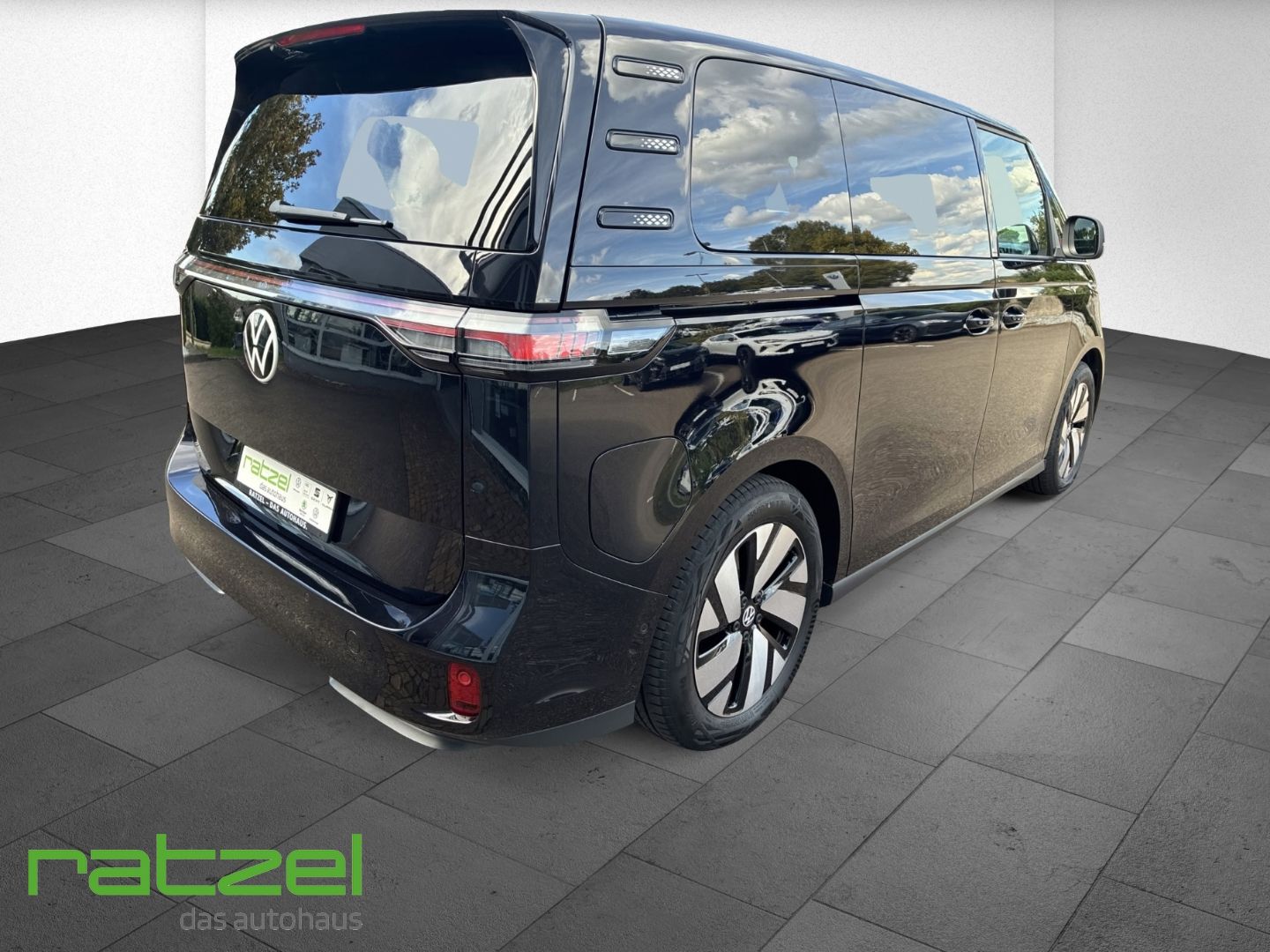 Fahrzeugabbildung Volkswagen ID. Buzz Bus Pro Motor: 210 kW (286 PS) 79 kWh G