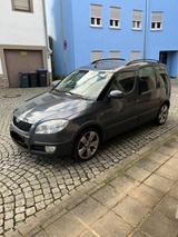 Skoda Roomster Scout 1.6i 16v (frisch Tüv,... - Skoda Roomster Scout mit Benzin-Antrieb