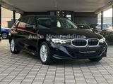 BMW 318i Touring Automatik*Facelift*Curved*Live*LED* - BMW: Kombi, F31