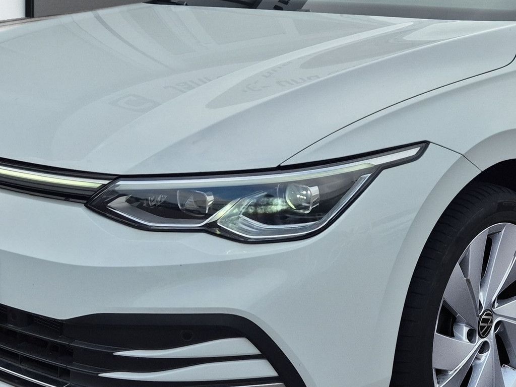 Golf VIII Variant 1.5 eTSI Style *DSG*AHK*LED*NA