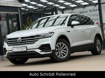 Volkswagen Touareg - 1