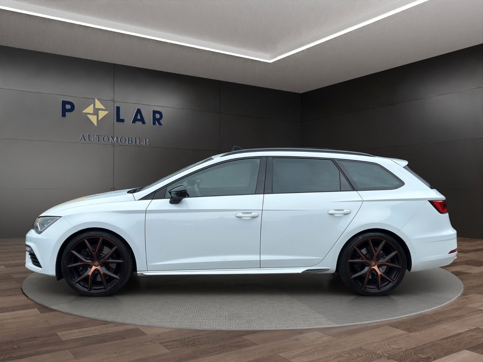 Fahrzeugabbildung SEAT LeonST Cupra*Pano*ACC*Soundsystem*Carplay*Allrad