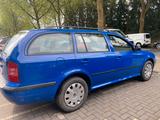 Skoda Octavia Combi Tour 1.6 Schiebedach Klima - Skoda Octavia aus 2009: Tour