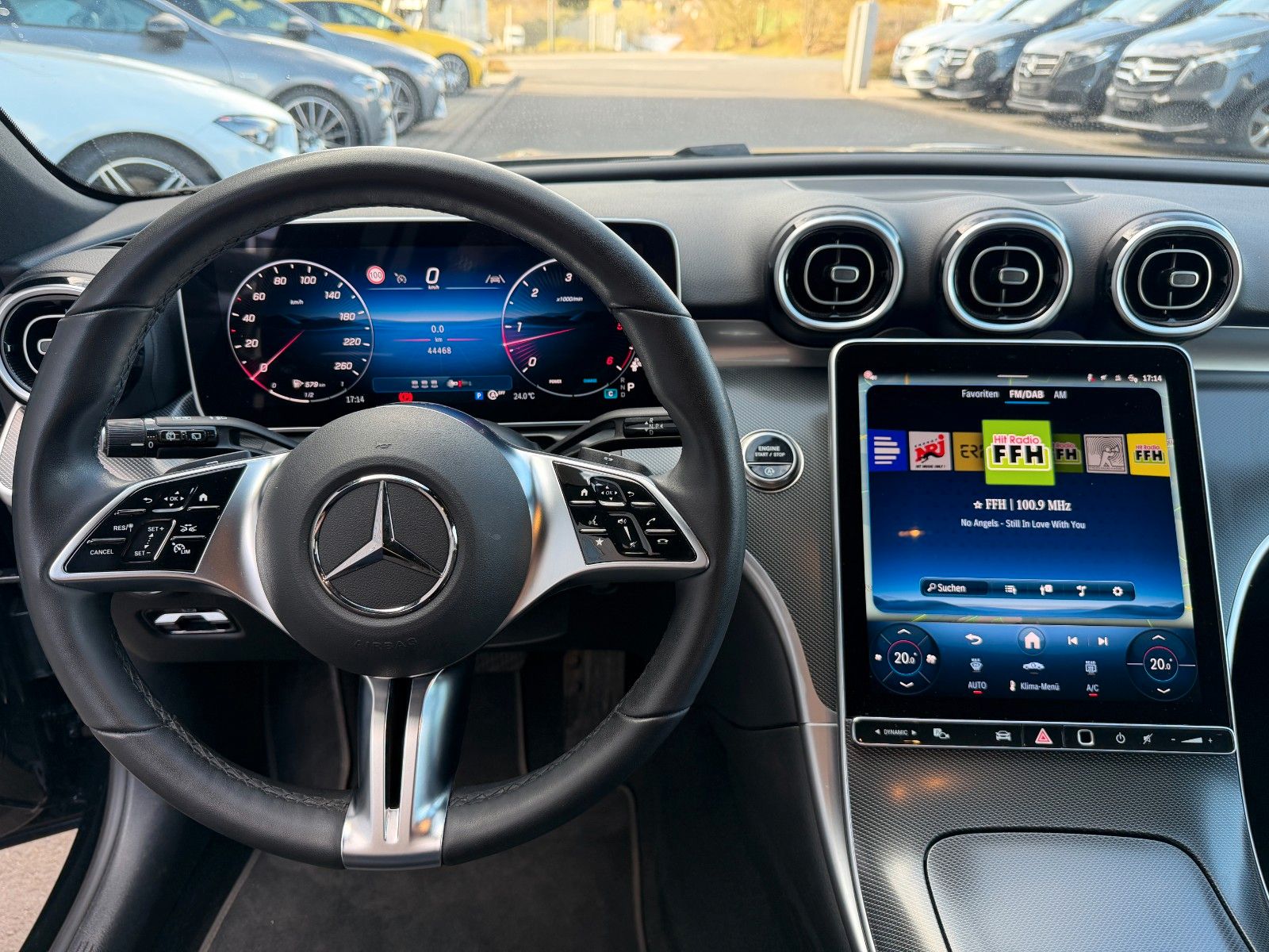 Fahrzeugabbildung Mercedes-Benz C 200d T Avantgarde+AHK+Ambiente+RKamera+MBUX+