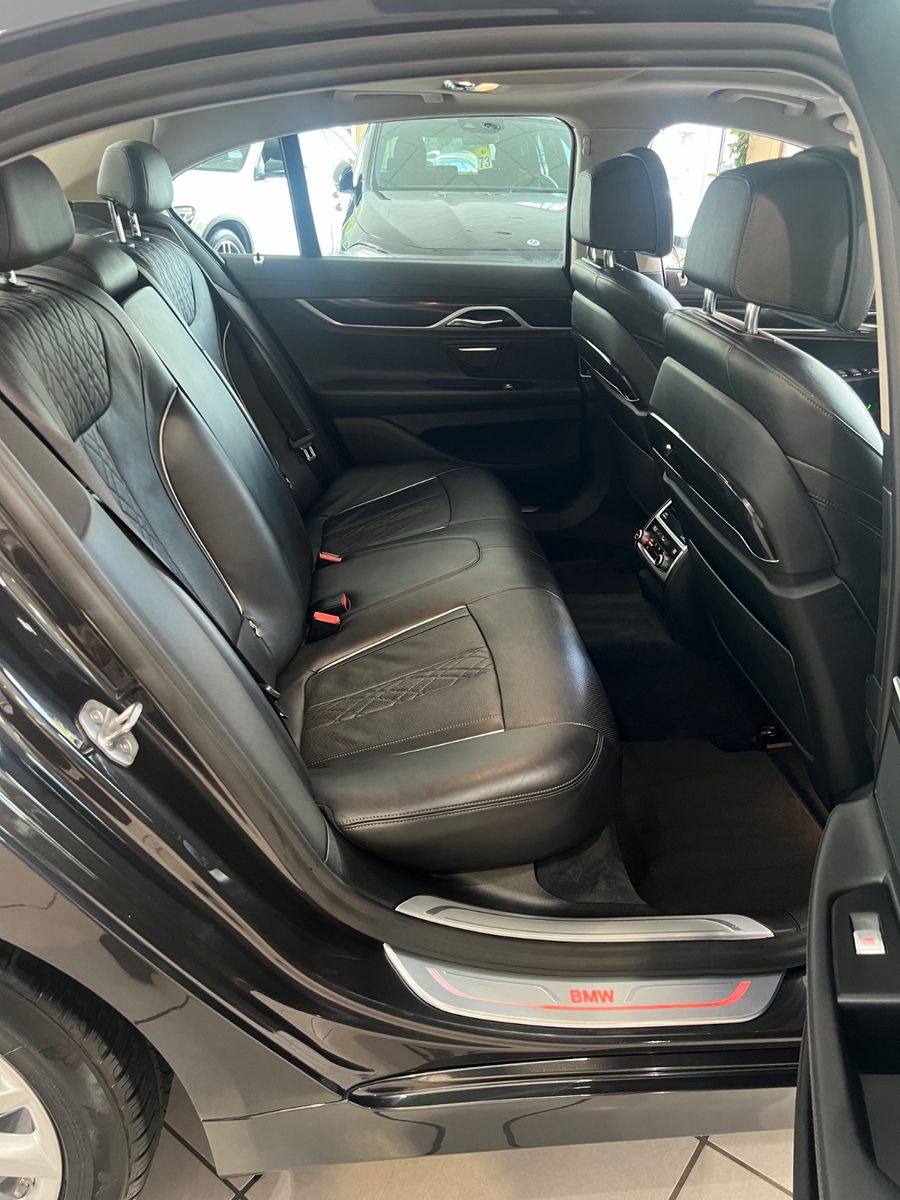 Fahrzeugabbildung BMW 740 d xDrive * SITZBELÜFTUNG*MASSAGE*360 KAMERA*