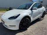 Tesla Model Y Performance AWD Leder in Weiß - Tesla Model Y in Stuttgart
