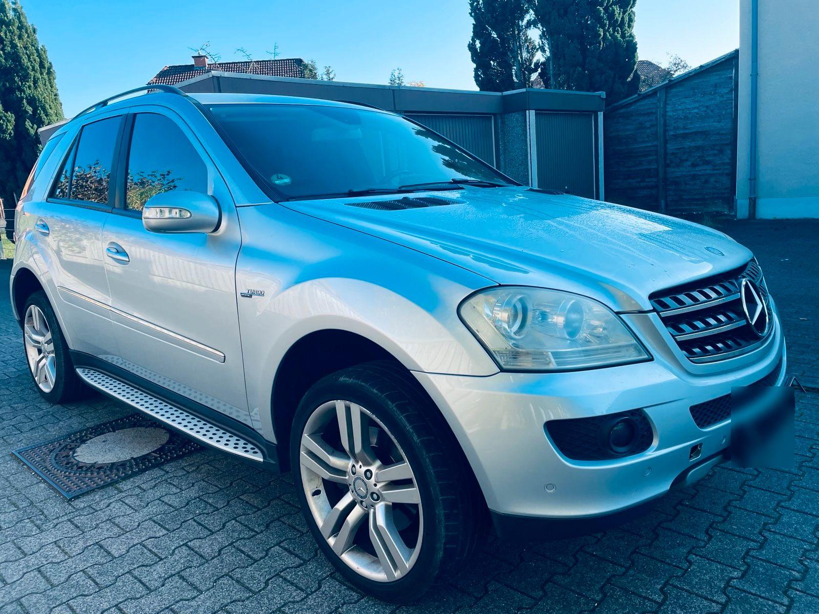 Mercedes-Benz ML280 2006 — interior