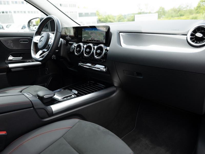 Mercedes-Benz GLA 200 AMG-Sport/LED/Cam/Pano/AHK/EASY-PACK/SHZ