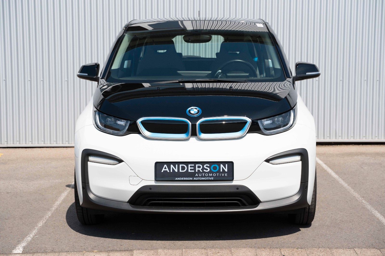 Fahrzeugabbildung BMW i3 120Ah LED KAM NAVI GRA WLAN DAB 1. HAND 19"