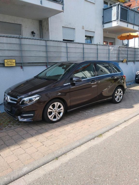 Image of Mercedes-Benz B 220