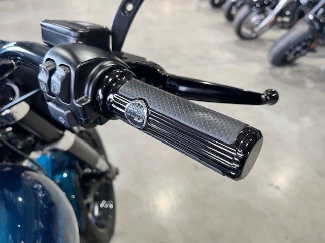 Fahrzeugabbildung Harley-Davidson FLSB Sport Glide 107cui Kesstech 30/30 Noke