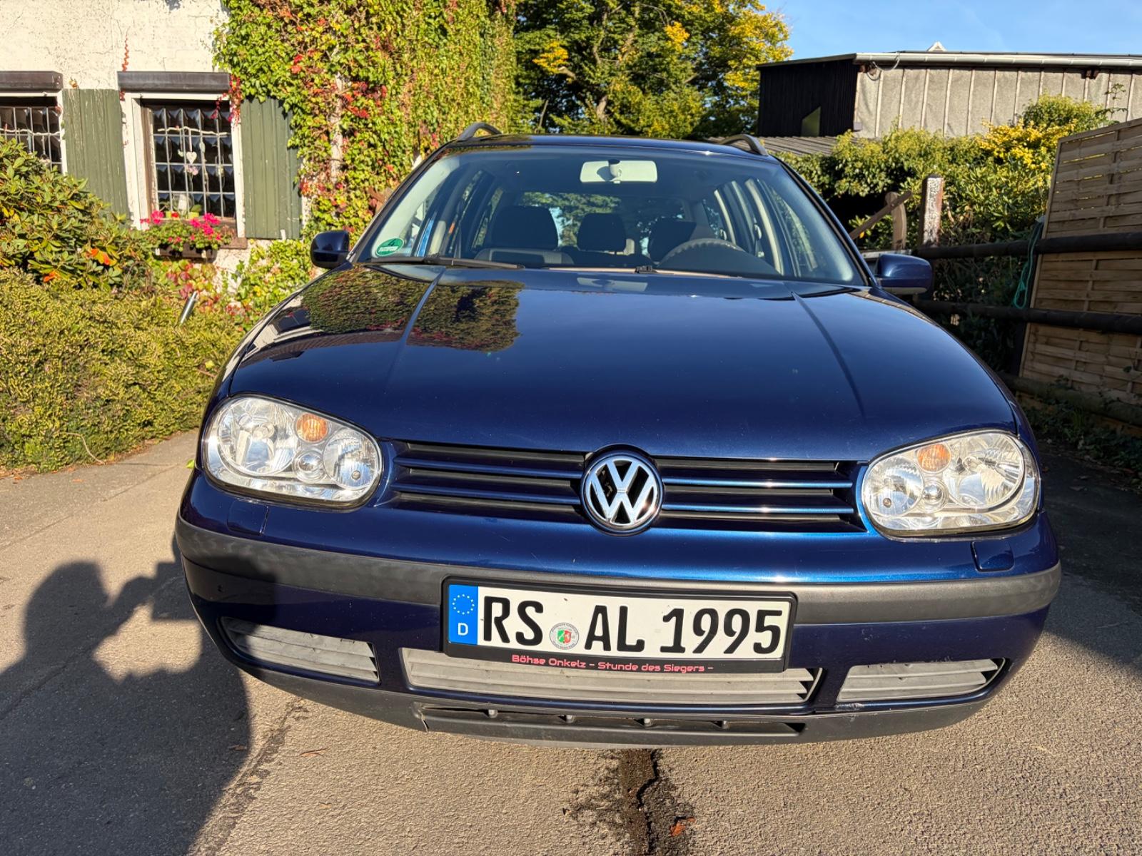 Volkswagen Golf 2005 — вигляд ззаду