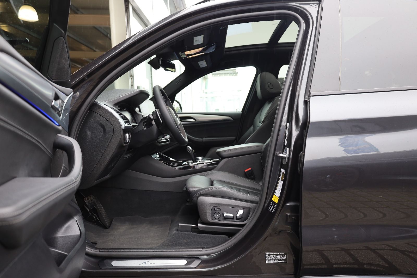 BMW X3 xDrive30i KAMERA PANO SHZ APPLE LASER LHZ R20 foto 9