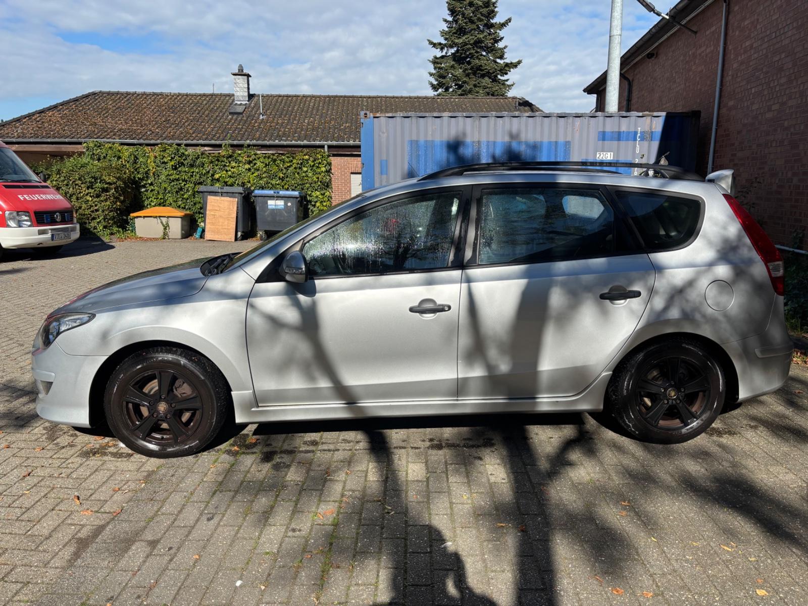 Hyundai i30 2012 — вигляд ззаду