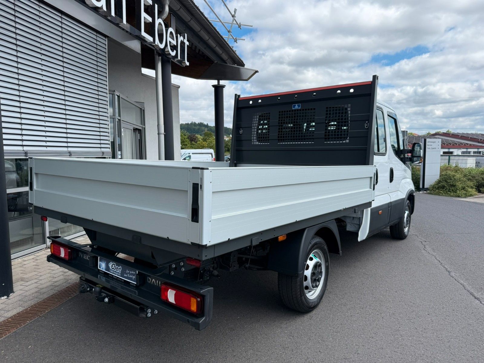Fahrzeugabbildung Iveco Daily 35S14 D Pritsche *R 3.450* AHK