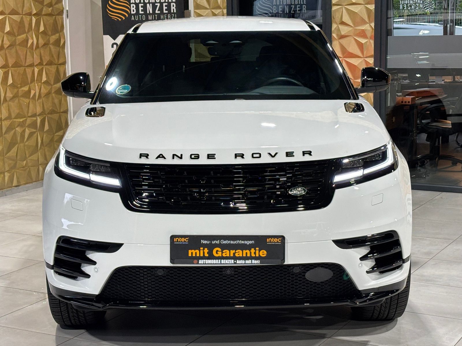 Fahrzeugabbildung Land Rover Range Rover Velar R-Dynamic/KAMERA/Design-Paket