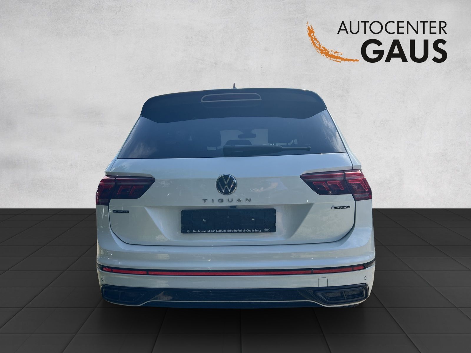 Tiguan Allspace R-Line 2.0 TSI 4M DSG AHK*Navi*7