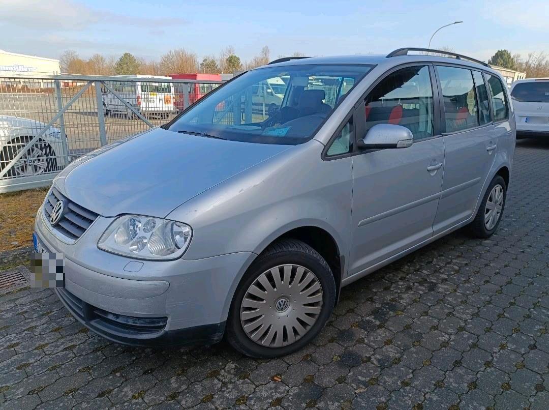 Volkswagen Touran 2006 — interior