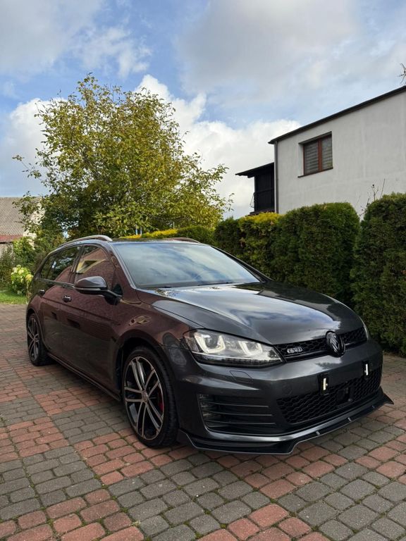Image of Volkswagen Golf