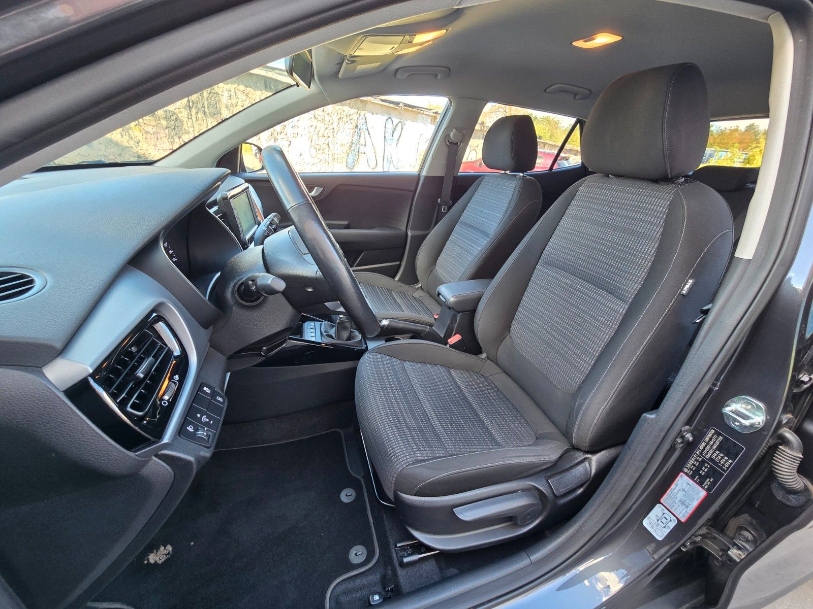 Fahrzeugabbildung Kia Stonic 1.0 T-GDI 120PS Vision Allwetter