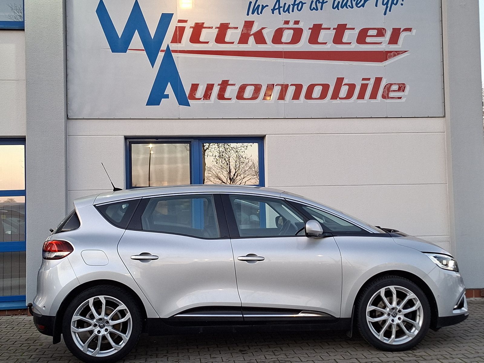 RENAULT Scenic