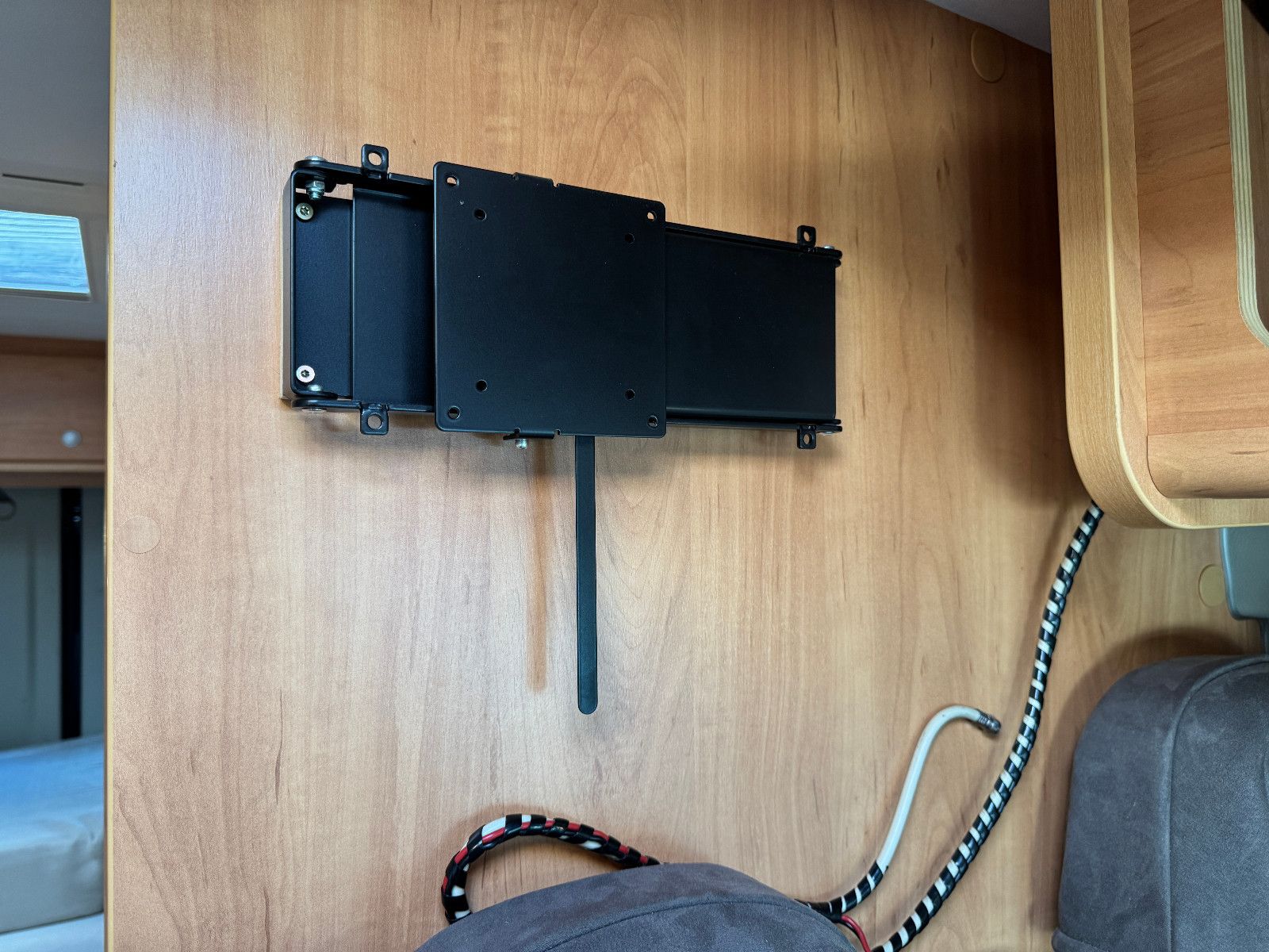 Fahrzeugabbildung Pössl ROADCAMP 540 SOLAR TV KAMERA MARKISE BETTUMBAU