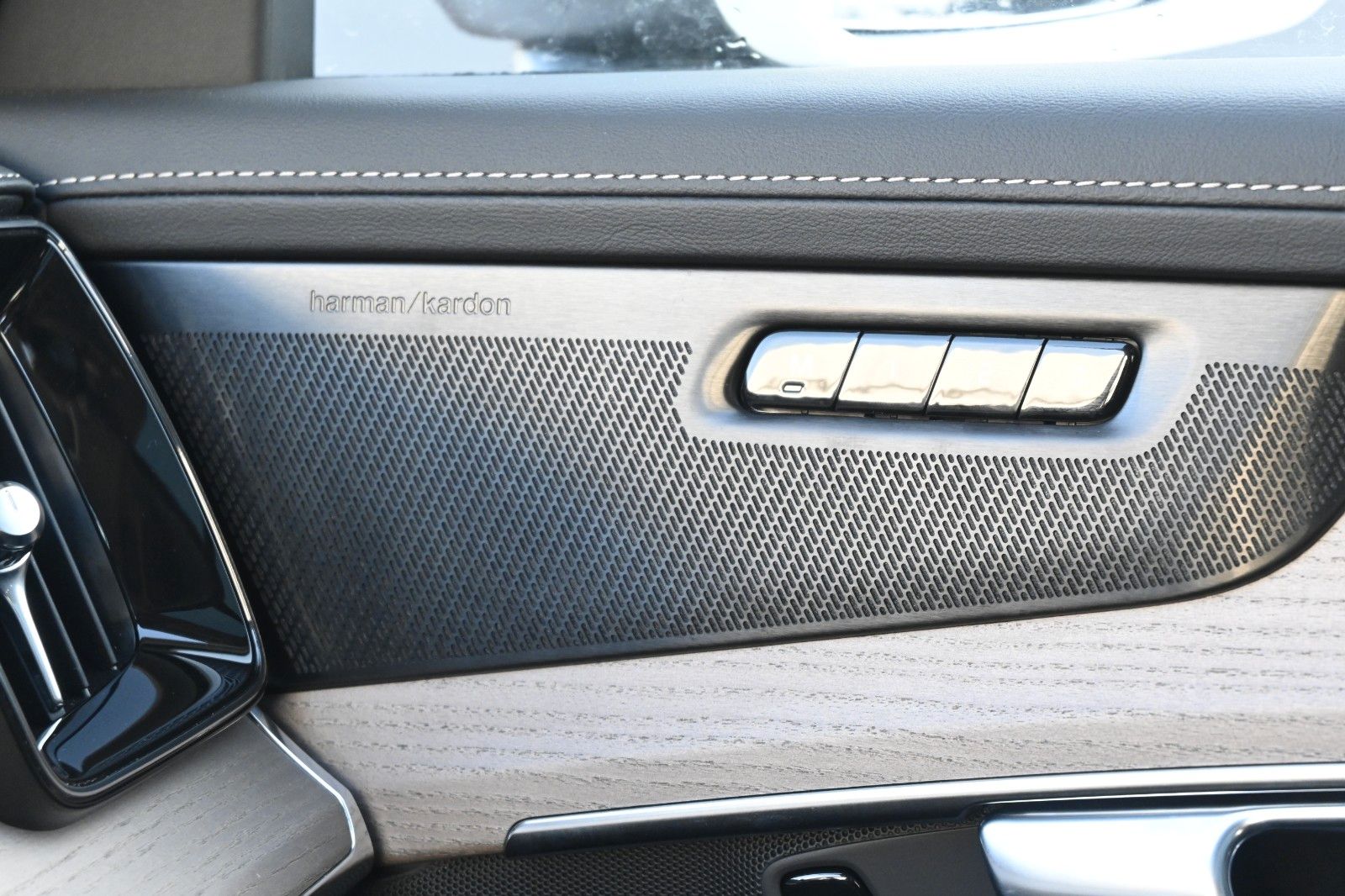 Fahrzeugabbildung Volvo XC90 T8 AWD Plus Bright*FSHZG*PANO*360°*ACC