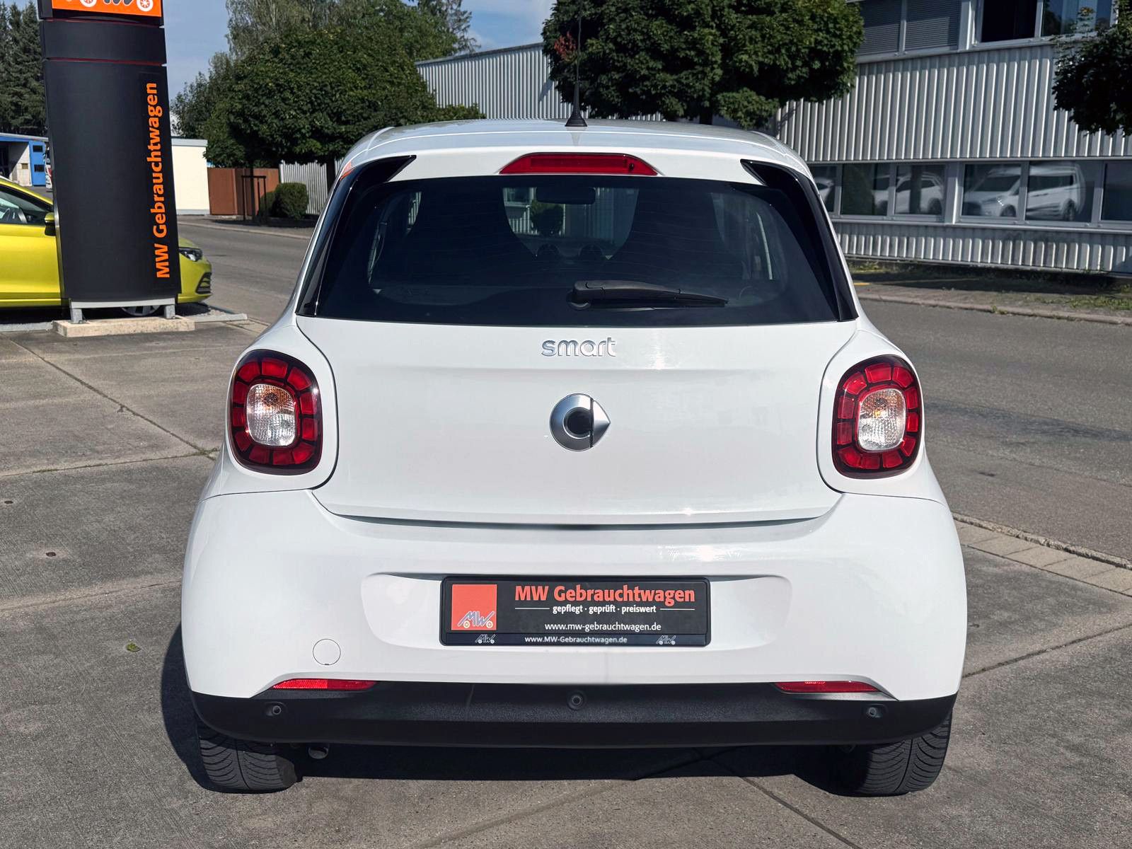 Fahrzeugabbildung Smart ForFour Automatik PDC SHZ Klimaautomatik Alu