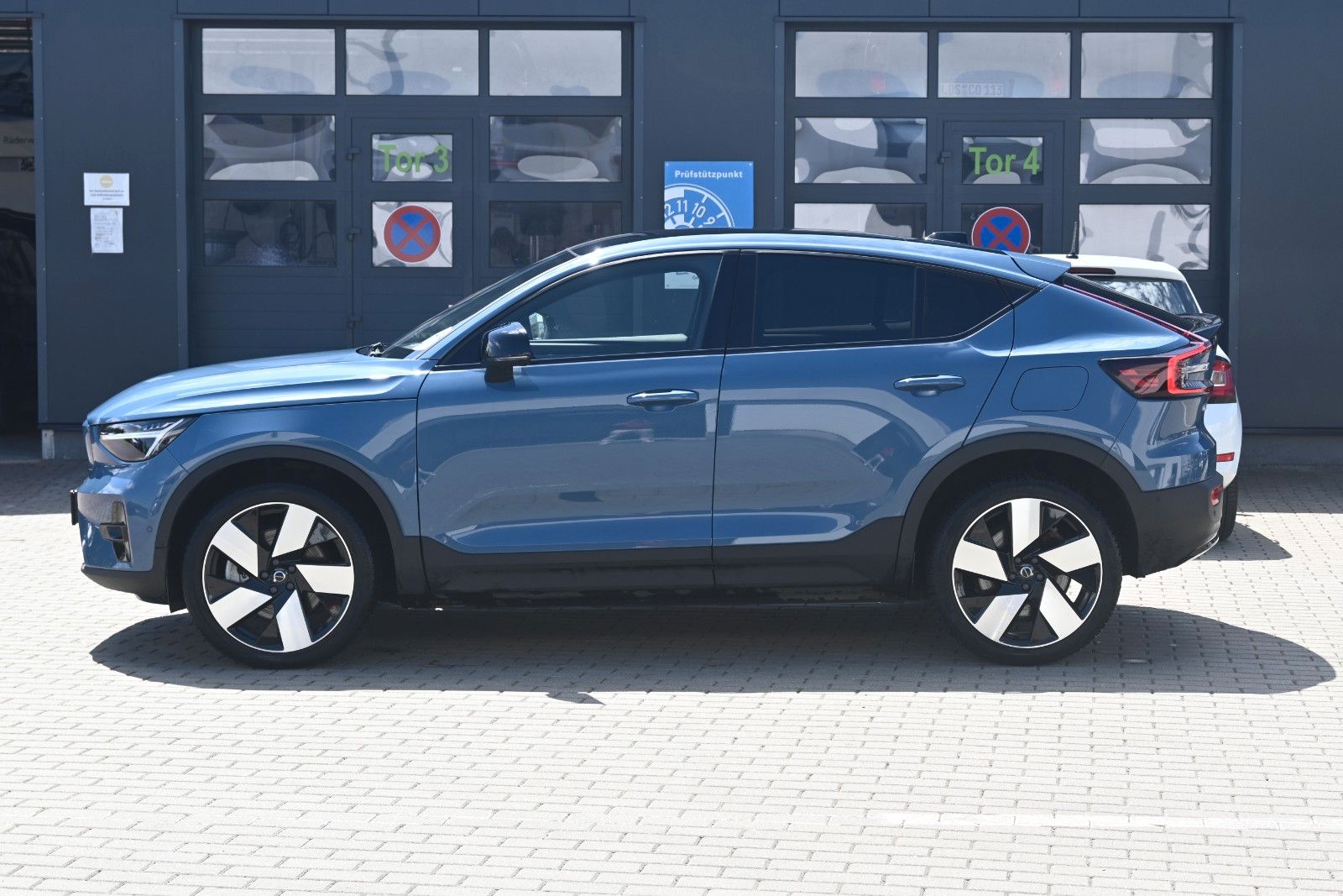 Fahrzeugabbildung Volvo C40 Recharge Single Motor Ultimate*360°*PANO*H&K
