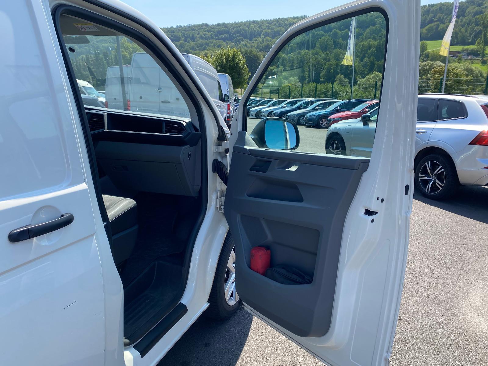 Volkswagen T6.1 Transporter 2.0 TDI DAB Seitenwindassistent