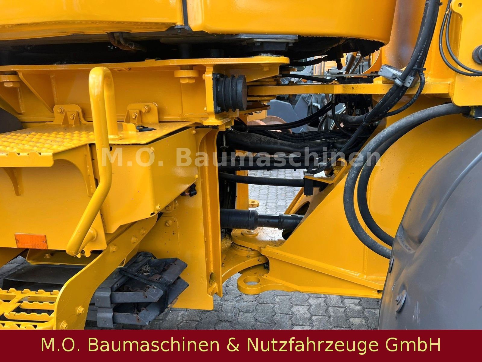 Fahrzeugabbildung Volvo L 70 H / SW / 3 Steuerkreis /AC /BSS/ZSA/ Waage/