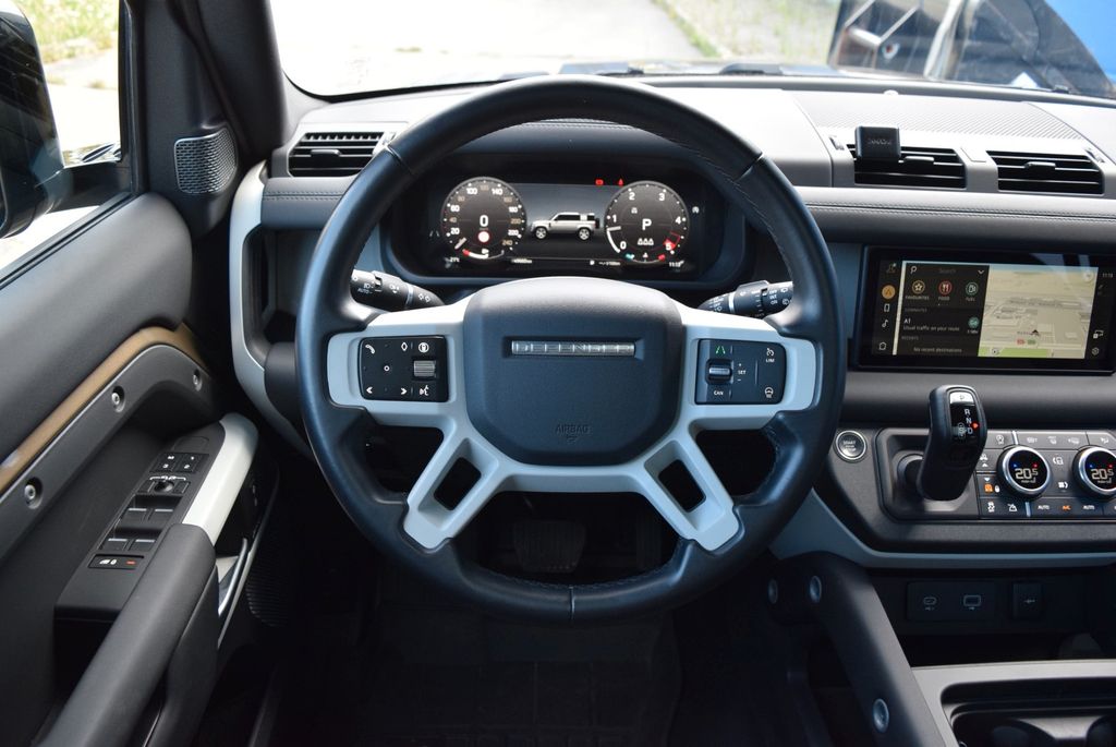 LAND-ROVER Defender 2024