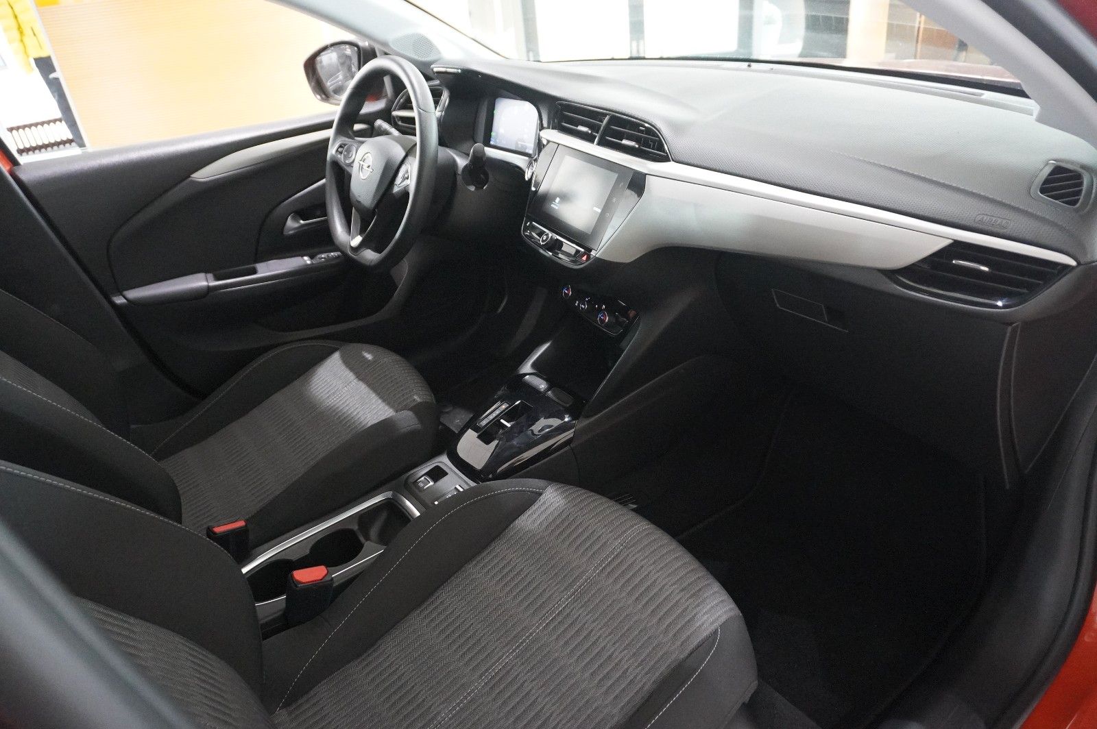 Fahrzeugabbildung Opel Corsa-e F EDITION 7KW NAVI/VIRT/TEMP/DAB/WÄRMEP.