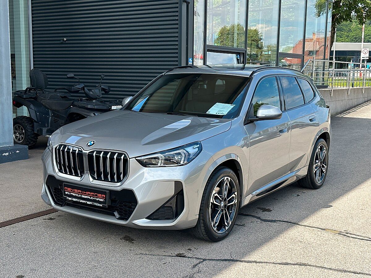 BMW X1 sDrive18i M-Paket Aut. / Pano / Sportsitze