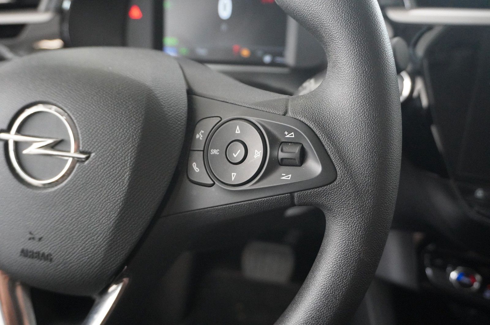 Fahrzeugabbildung Opel Corsa-e F EDITION 7KW NAVI/VIRT/TEMP/DAB/WÄRMEP.