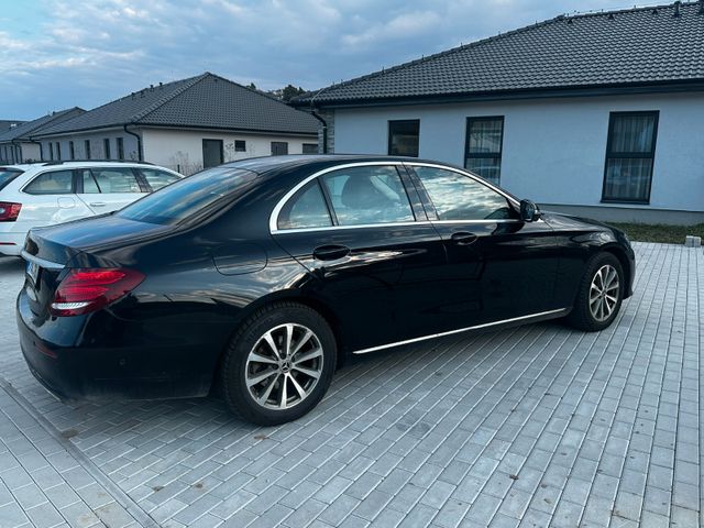 MERCEDES-BENZ E 220 d | Regularly Serviced