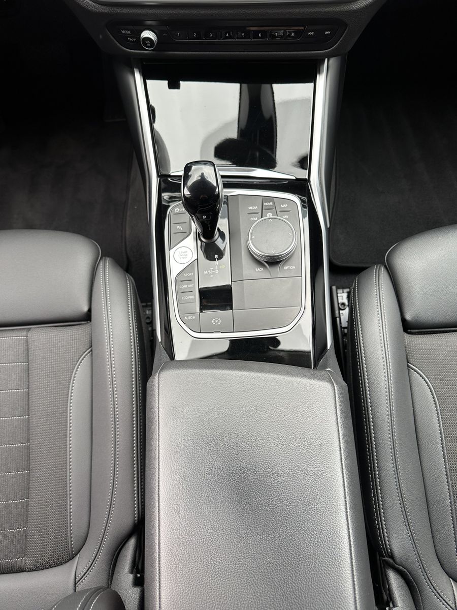 Fahrzeugabbildung BMW 320d Touring Sport-Line NAV+LED+AHK+ACC+KAM+18ZO