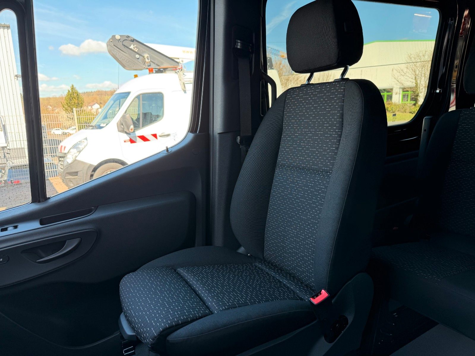 Fahrzeugabbildung Mercedes-Benz Sprinter 319 CDI DoKa/Mixto AHK3,5 Stdh DISTRONI
