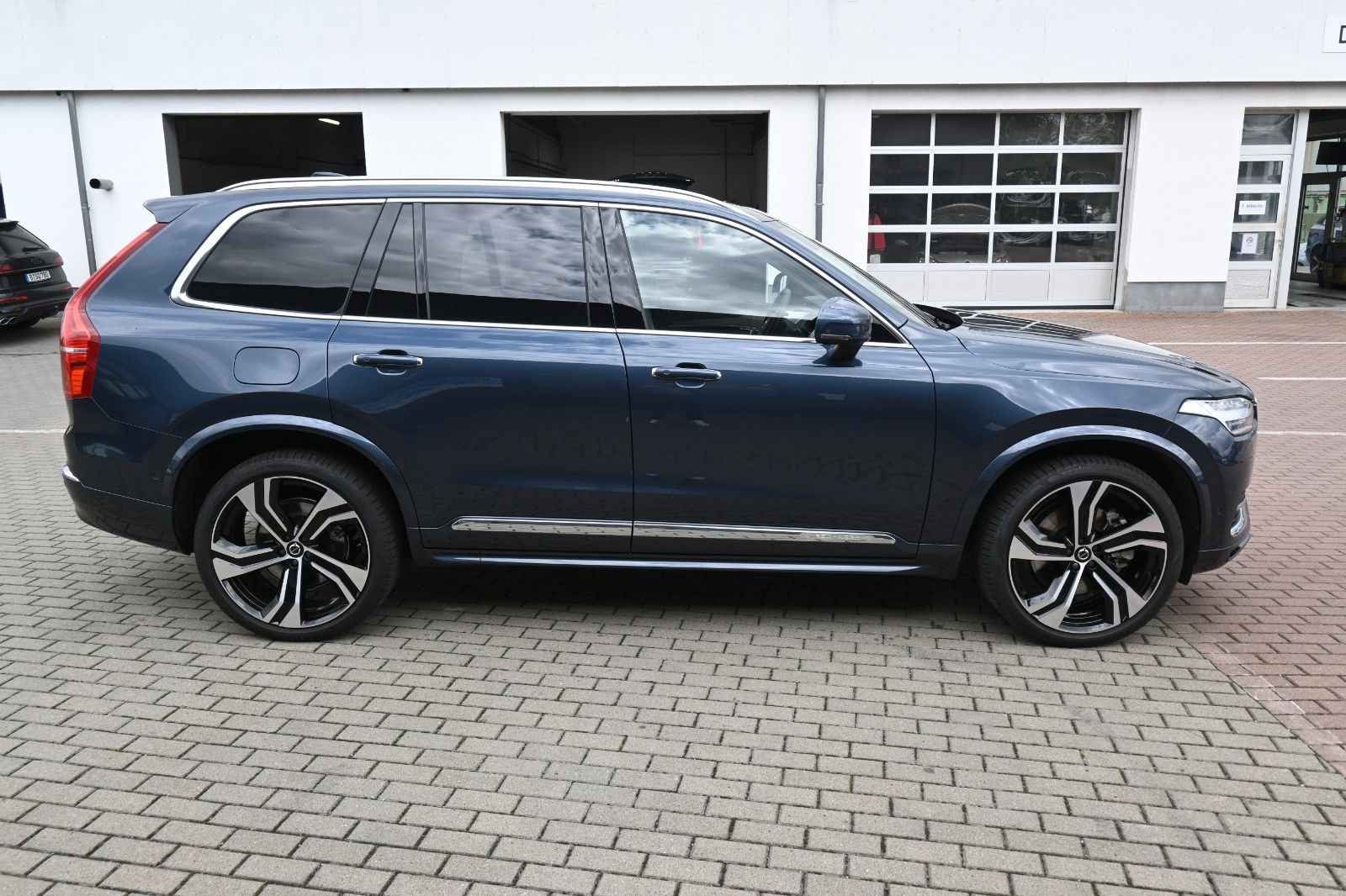Fahrzeugabbildung Volvo XC90 T8 Ultimate Bright PHEV *AHK*MASS*B&W*LUFT*