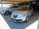 Lancia Ypsilon 1.2 69 CV 5 porte S&S Platinum - silberne Lancia Ypsilon