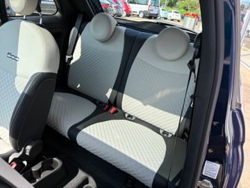Fahrzeugabbildung Fiat 500 DolceVita MildHybrid Temp DAB Glasdach uvm.