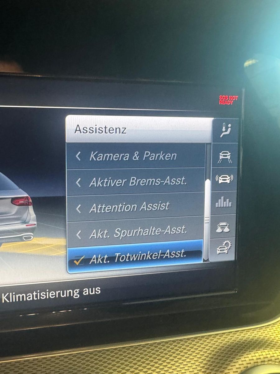 Fahrzeugabbildung Mercedes-Benz E 400 T-Modell 4Matic/LED/PANORAMA/AMG-LINE/NAVI